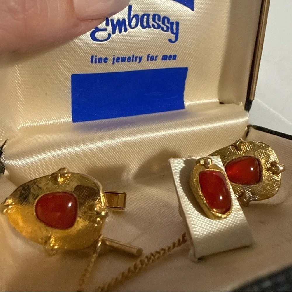 Vintage Embassy Gold Tone Cufflinks Tie Tack Set w/ Red Stone – Boxed